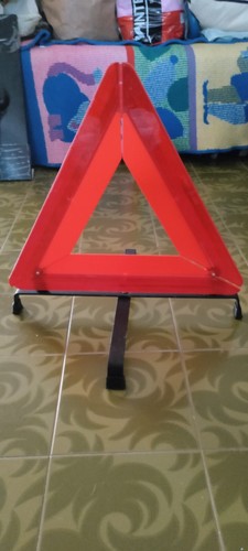Triangolo sos emergenza auto - triangolo,
